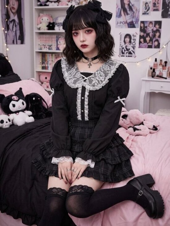 Noemie Tops - Noémie Jirai Kei Heart‑Button Lace Blouse (Black)